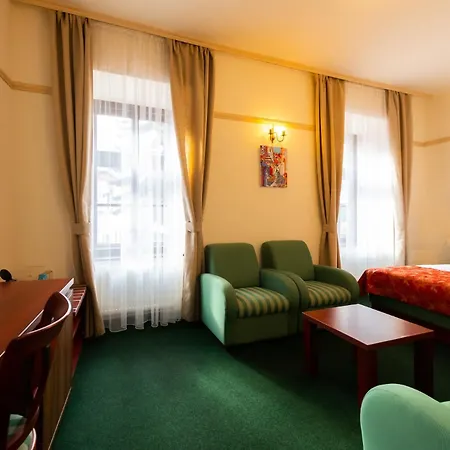 Vivaldi Apartments 3*